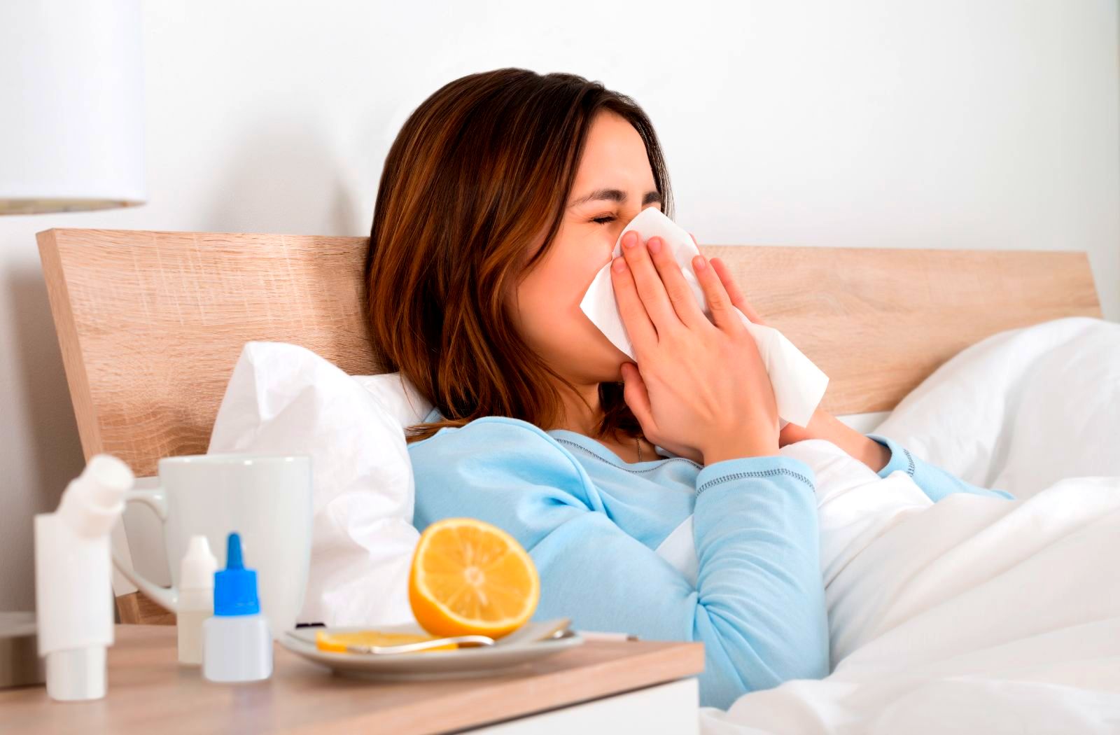 Cómo diferenciar el COVID-19 de la gripe y de los resfriados