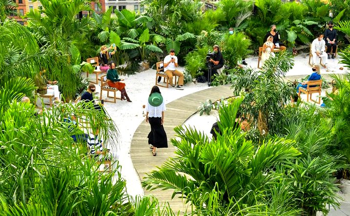 Con bajas de diseñadores e invitados con mascarillas: comenzó el New York Fashion Week 