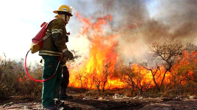 Incendios en las sierras: Concha pidió a la gente que no se acerque a las zonas afectadas