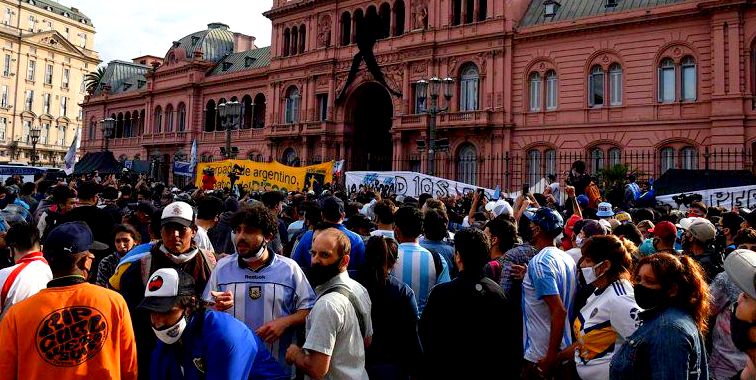 El último adiós a Diego: crónica de una jornada que conmovió al mundo