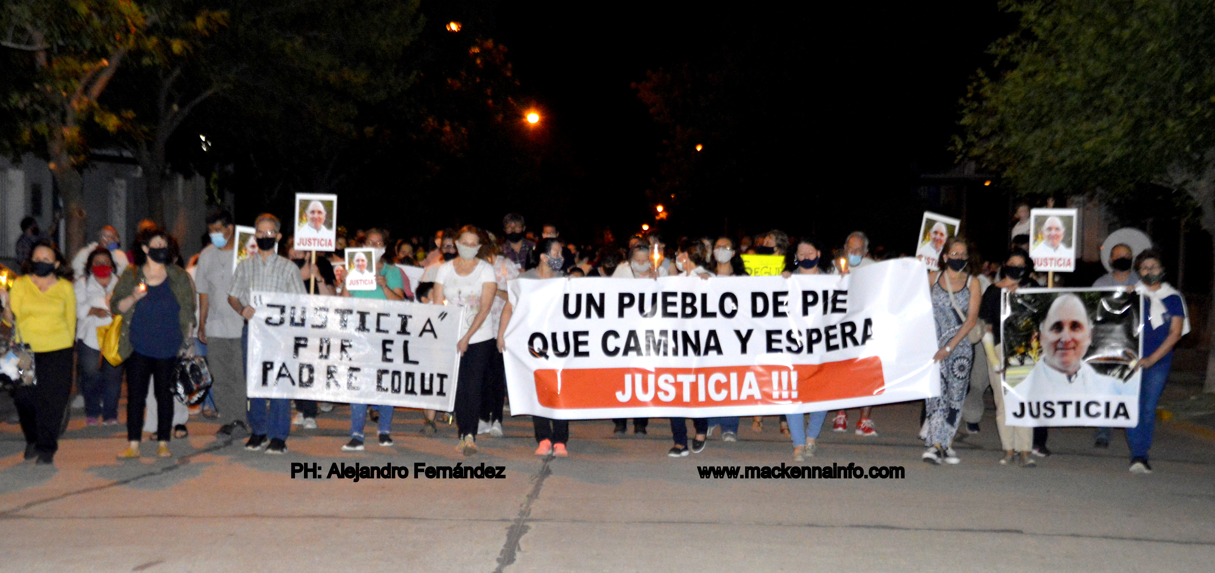 CASO PADRE COQUI: Un centenar de vecinos se manifestaron pidiendo justicia y pronto esclarecimiento del hecho