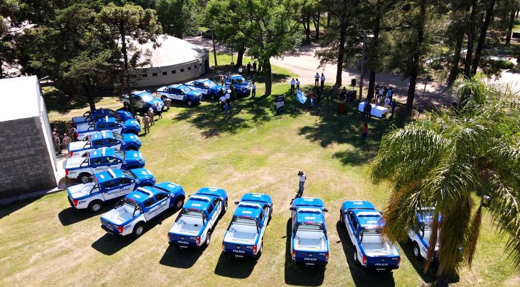 La Provincia entregó 15 camionetas a las Patrullas Rurales