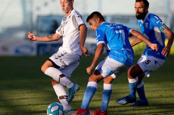 Estudiantes de Río Cuarto no puede sumar de a tres, esta vez empató de local con Platense