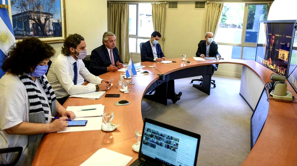 El Presidente y los gobernadores de acuerdo en medidas para limitar la circulación