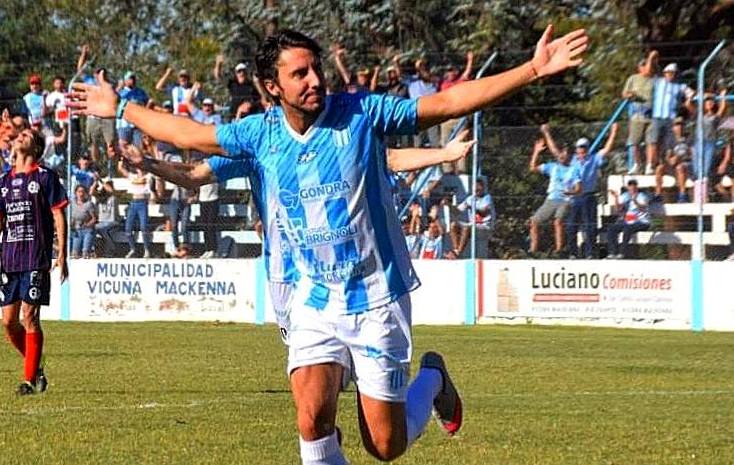 El delantero y goleador Luis Di Santo se sumó al plantel de San Martín de Mackenna