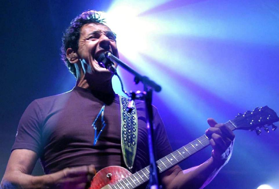 El power trío Divididos volvió a escena frente al público en Rosario y fue una fiesta del rock