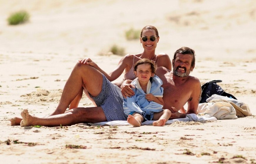 Lara Bernasconi. La sirena del Este, con Álvarez Castillo y su hijo Iñaki