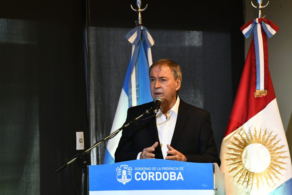 Schiaretti solicitó a los municipios un esfuerzo más en el abordaje de la pandemia
