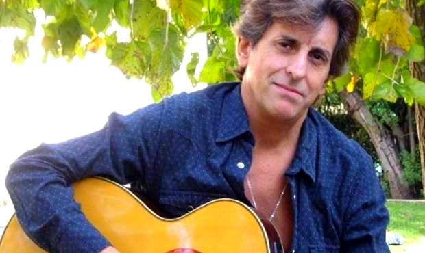 Roque Narvaja publica un simple y rompe un silencio discográfico de 18 años