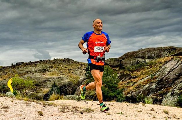 El atleta local Jorge Zunino, sigue entrenando a la espera de volver a competir