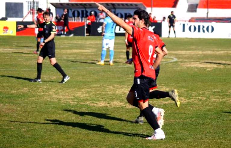 Estudiantes sufrió una nueva derrota, esta vez de visitante ante Deportivo Maipú