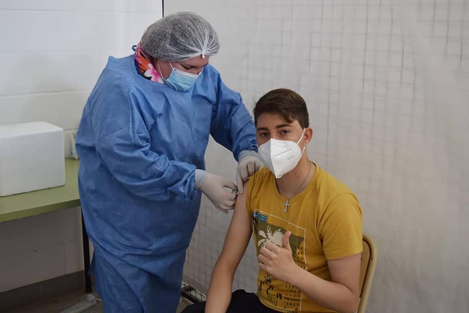 En Mackenna se vacunaron los primeros 32 jóvenes de 12 a 17 años