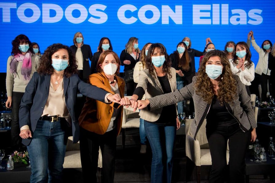 Alejandra Vigo y Natalia De la Sota encabezaron el Foro de Mujeres realizado este lunes