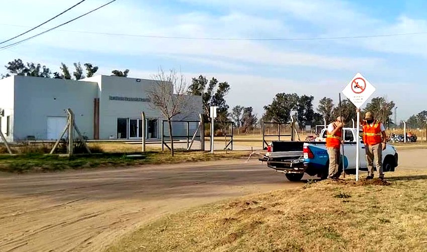 La Muni de Mackenna colocó señales de prevención en cercanías a los colegios
