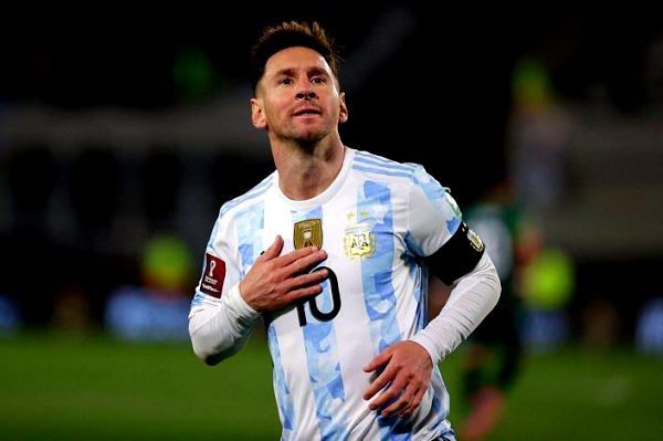 Con tres goles de Messi Argentina derrotó a Bolivia en el Monumental