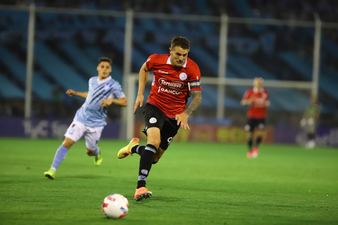 Belgrano lo ganaba y Estudiantes se lo empató con el tiro del final