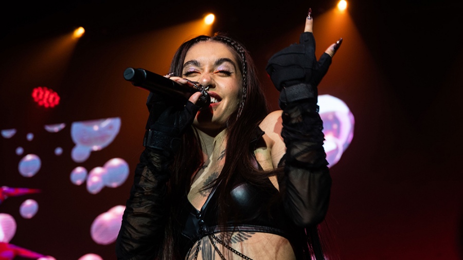 María Becerra apasionó a su público teen con un show virado al pop