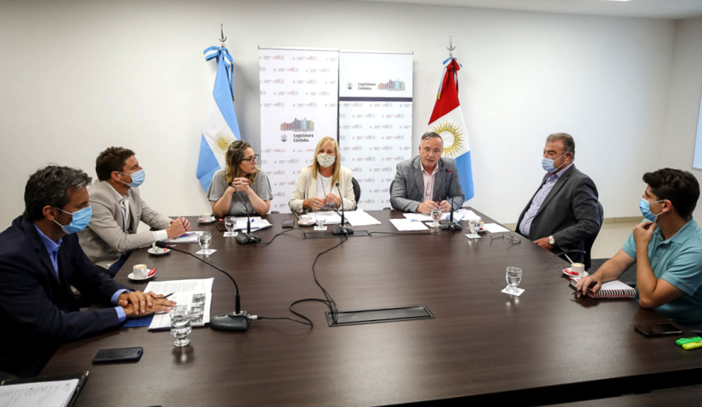 Accastello presentó el proyecto de Promoción Industrial en la Legislatura