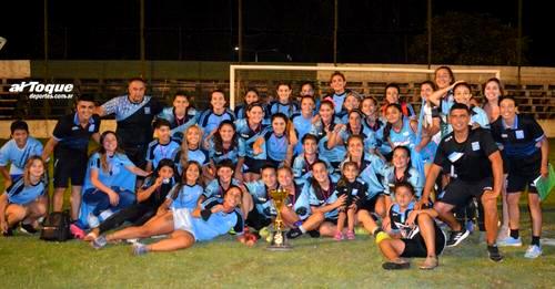 Estudiantes terminó con el dominio académico y se consagró campeón