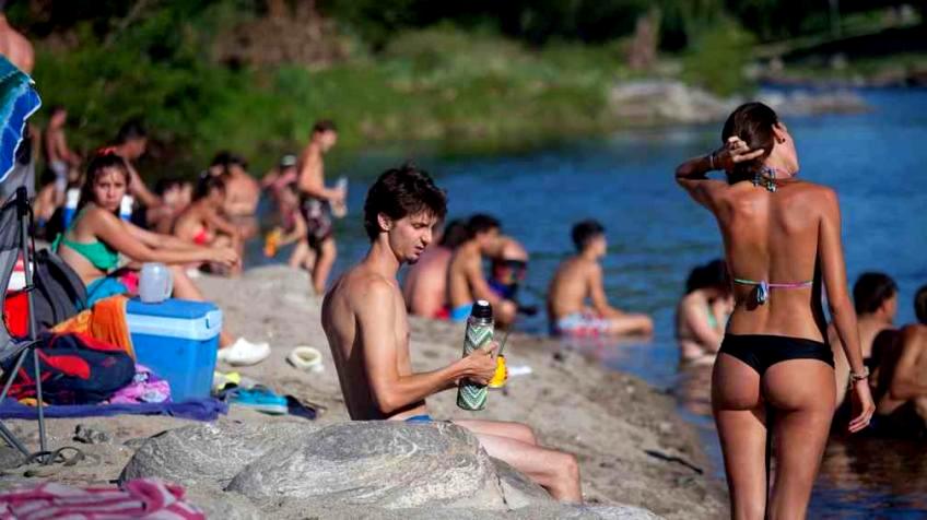 El año 2021 se despide a puro verano con temperaturas que podrían pasar los 40 grados El año 2021 se despide a puro verano con temperaturas que podrían pasar los 40 grados
