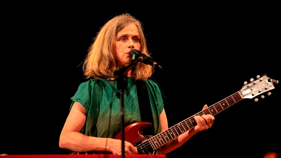 Juana Molina: Me dicen que le hable a la gente, pero a veces no se me ocurre nada