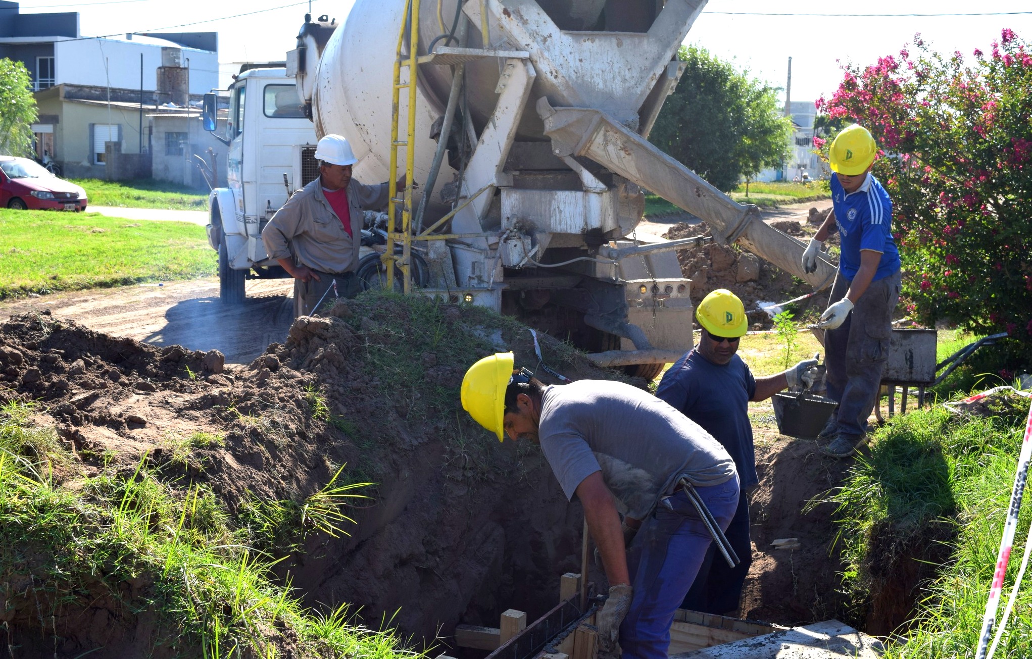 Continúa a buen ritmo la obra de desagües en el barrio Sur
