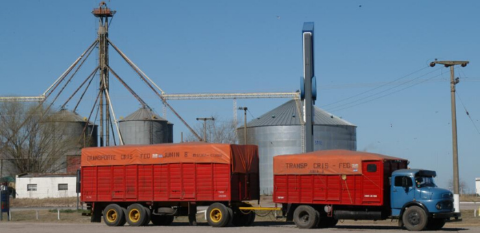 Camioneros de Mackenna arreglaron la tarifa con varias cerealeras