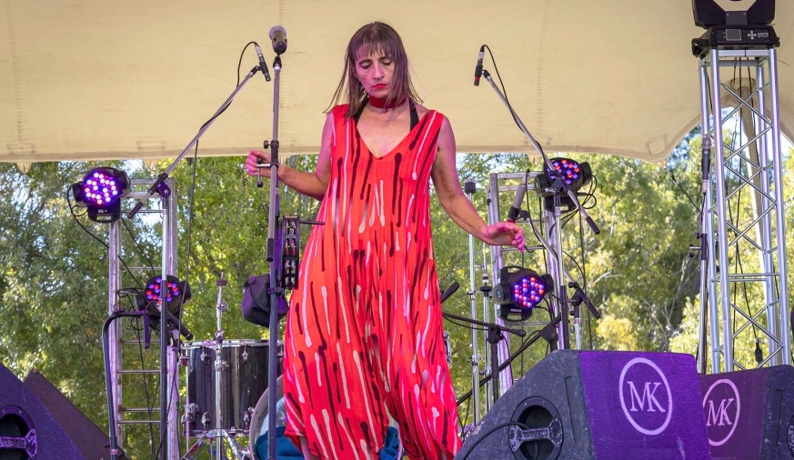Con un show de Hilda Lizarazu cierra el nuevo Nodo del Mercado de Industrias Culturales