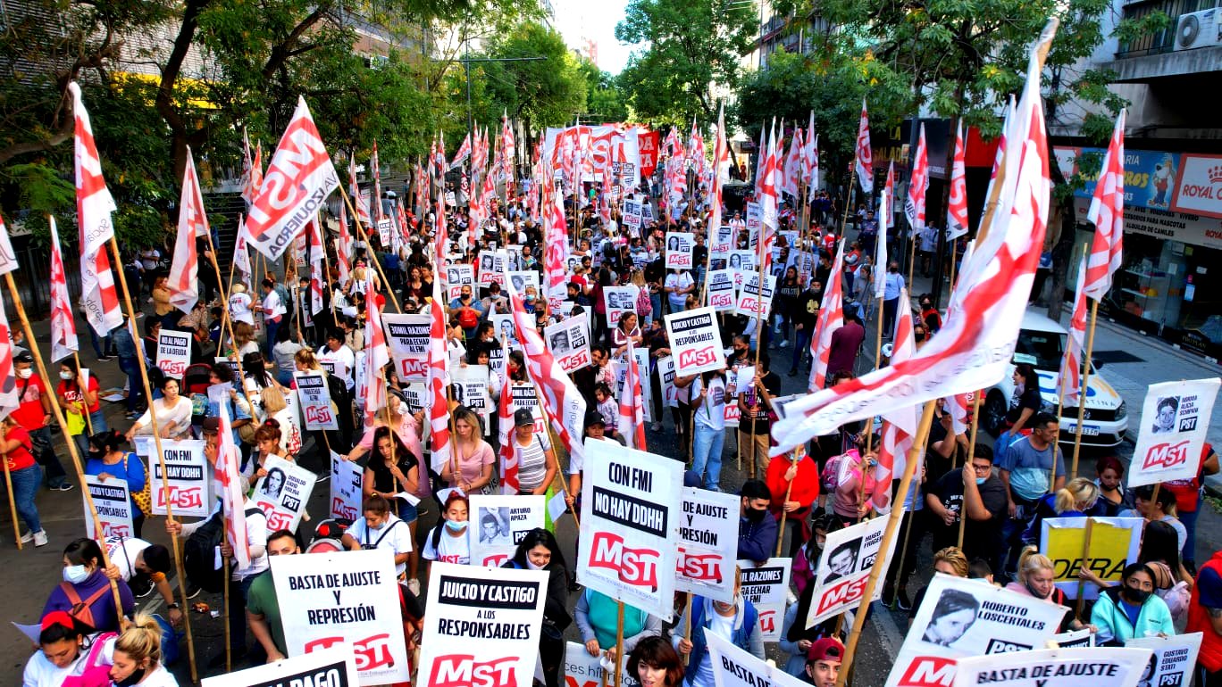 Multitudinaria marcha de la izquierda el 24M