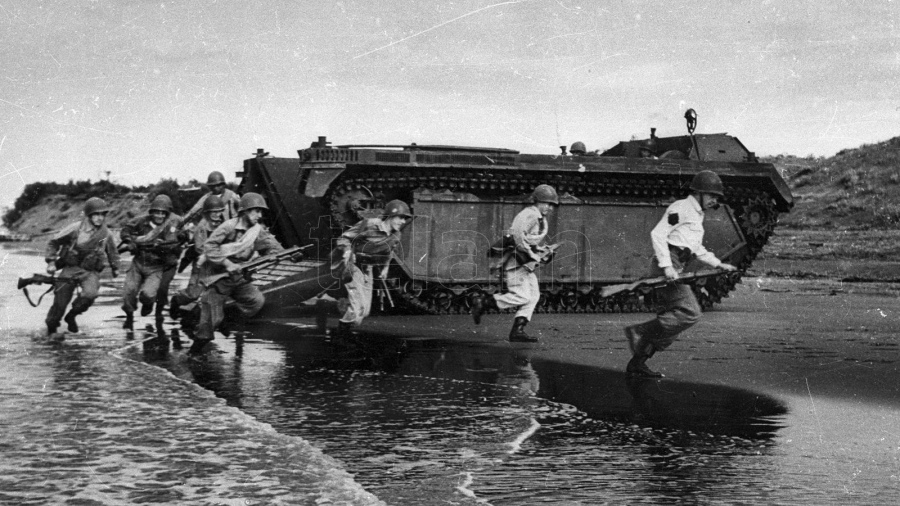 El desembarco argentino en Malvinas, la llegada de la flota británica y el inicio de la guerra