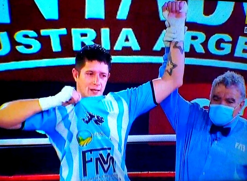 Regreso triunfal del púgil de Mackenna Dario Balmaceda