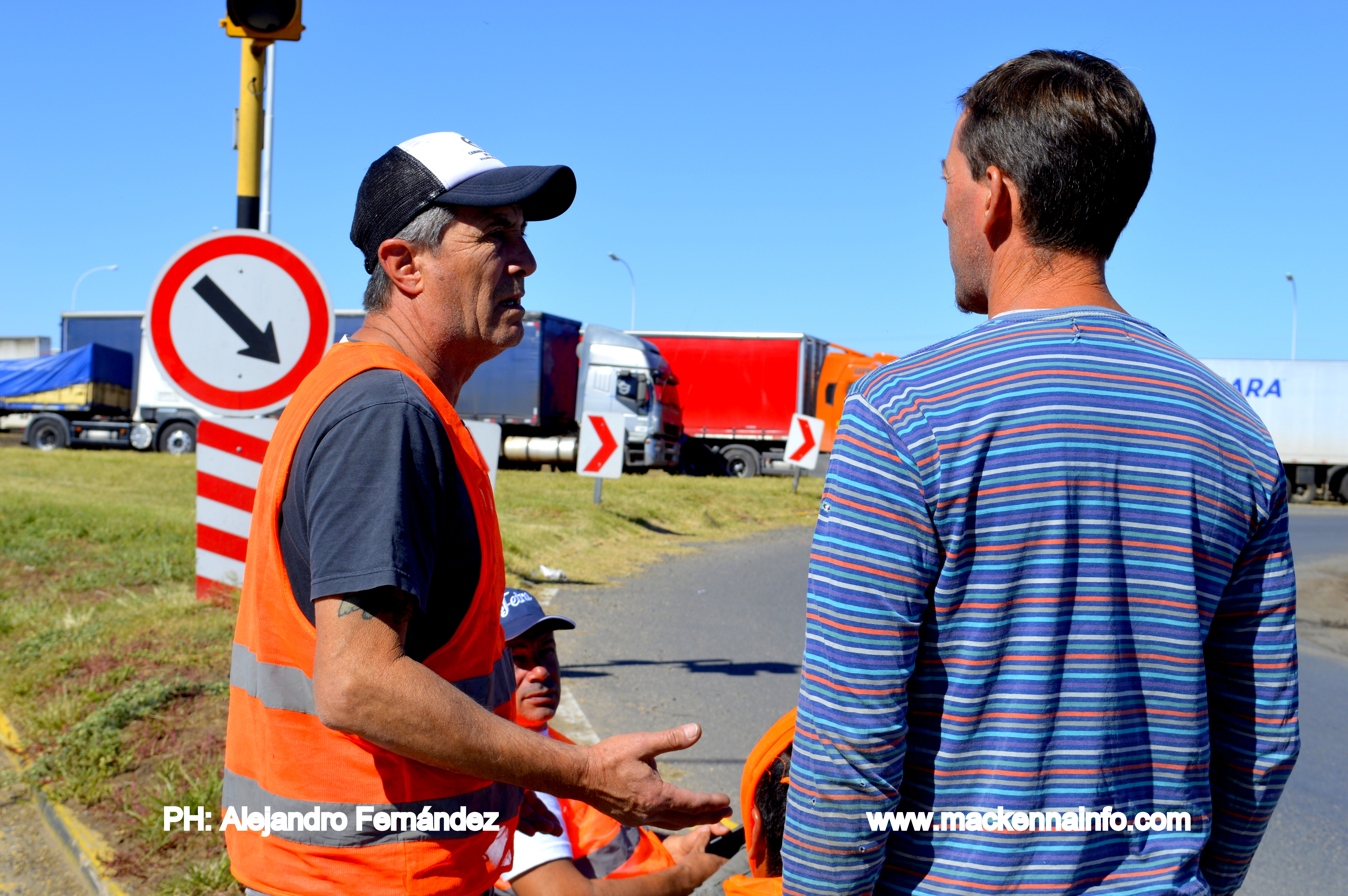 En Mackenna, como en el resto del país continúa el reclamo de transportistas de cereales