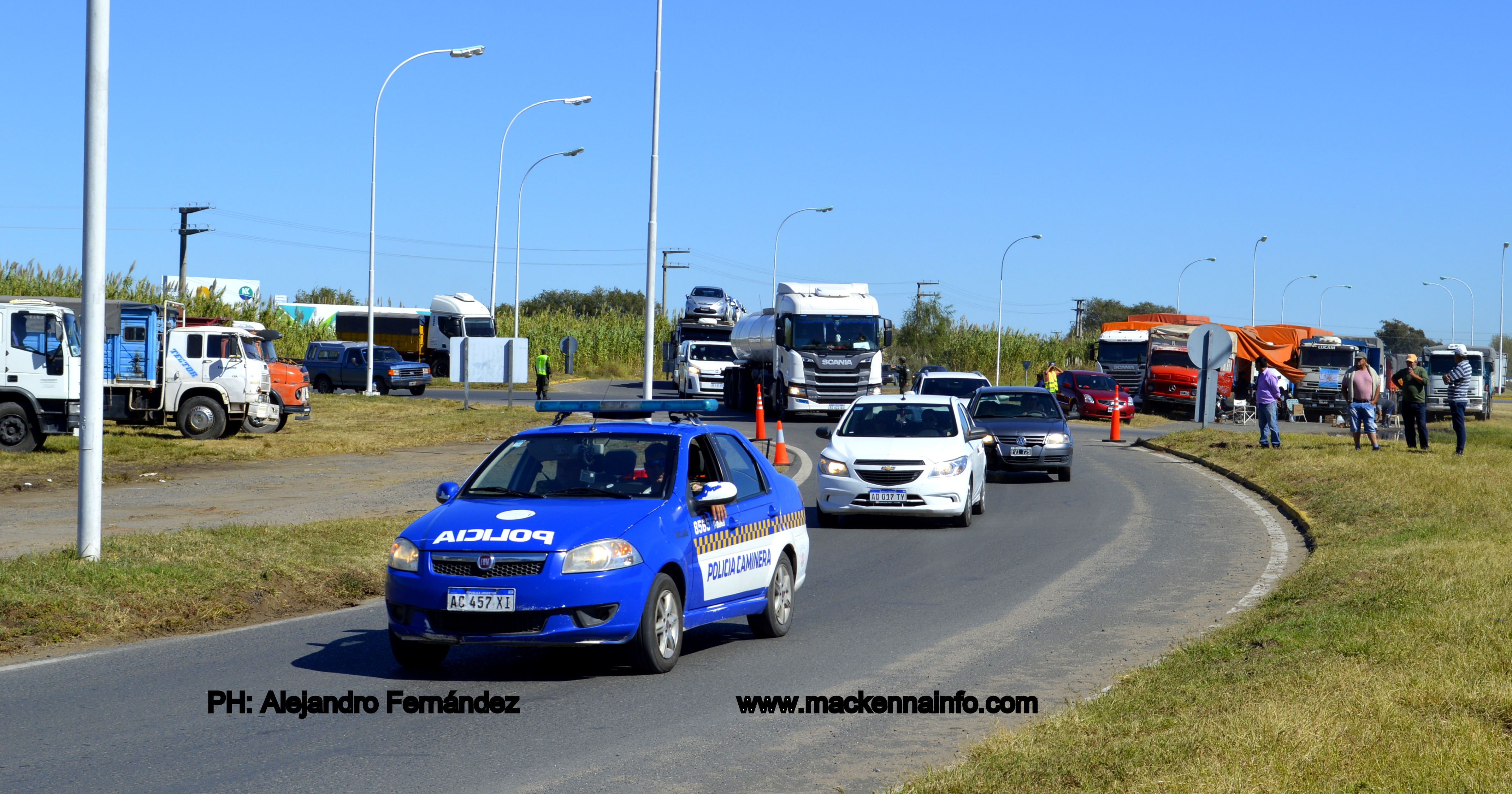 En Mackenna sigue la manifestación de camioneros cerealeros