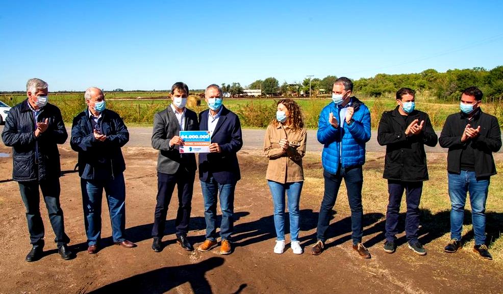Schiaretti recorrió una obra de mejora de la ruta 11, entre Coronel Baigorria y Estación Río Seco