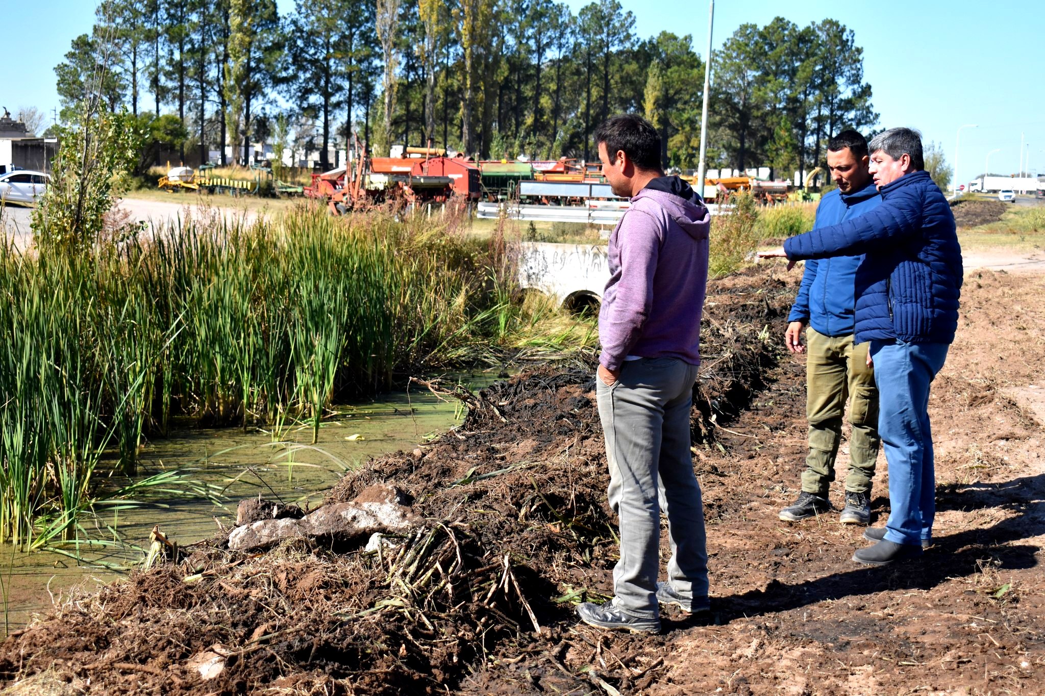 La Muni de Mackenna realiza limpieza de canales