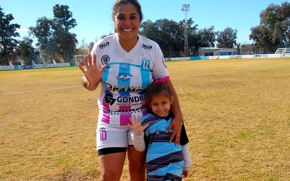 Yohana Andrada: Me siento feliz de jugar en San Martín, el club que tanto amo