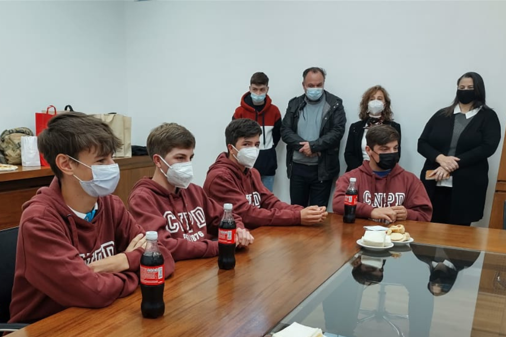 Estudiantes secundarios becados en Italia fueron recibidos por autoridades