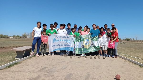 Encuentro Recreativo de Bochas en el Polideportivo Municipal