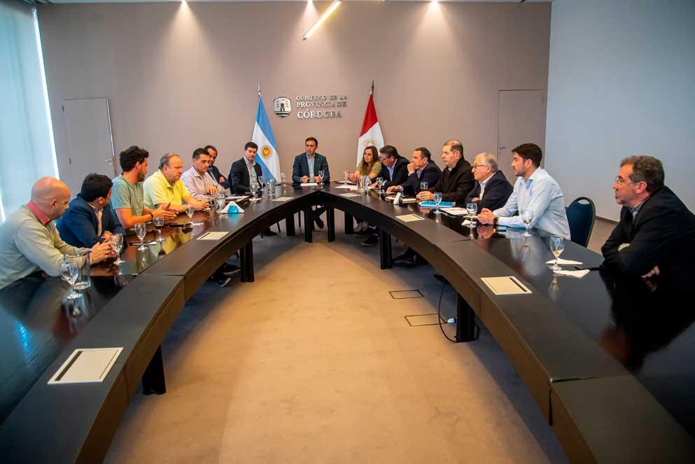 Mesa Provincia – Municipios: López presidió encuentro con titulares de bloques