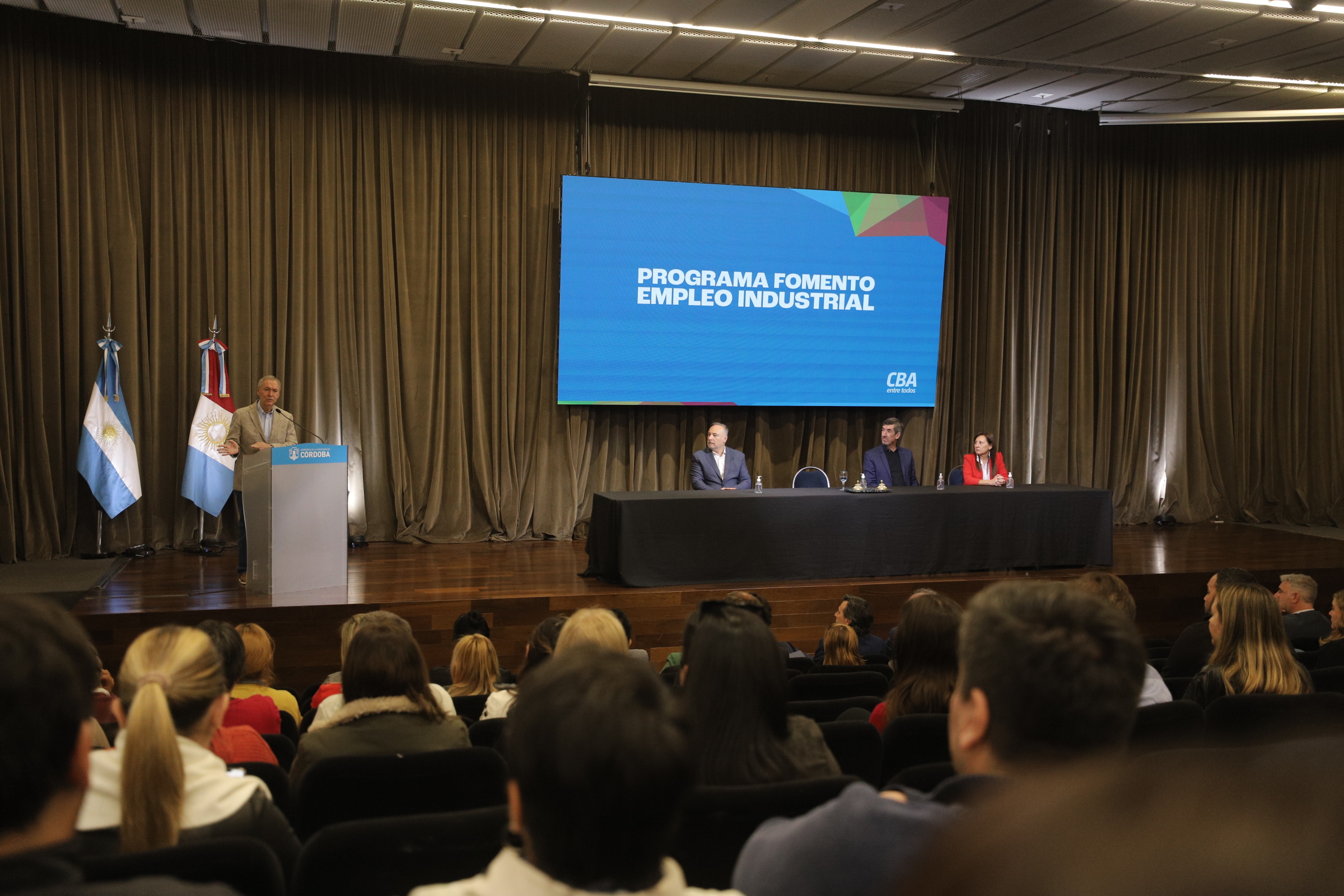 La Provincia impulsa la creación de 2.000 nuevos empleos para el sector industrial