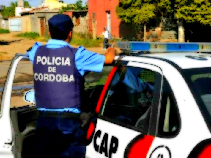 Mackenna: Detenido por violencia familiar. 