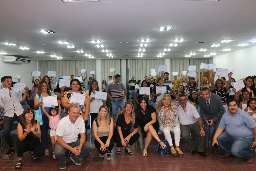 CBA Me Capacita: Nuevos egresados recibieron sus diplomas de oficios en Río Cuarto