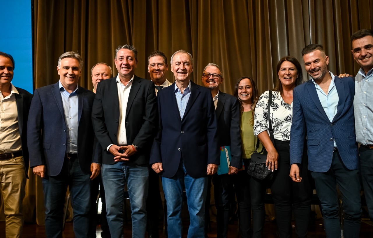 LLARYORA ACOMPAÑÓ A SCHIARETTI EN EL LANZAMIENTO DEL PLAN PROVINCIAL PARA LA GESTIÓN INTEGRAL DE RESIDUOS