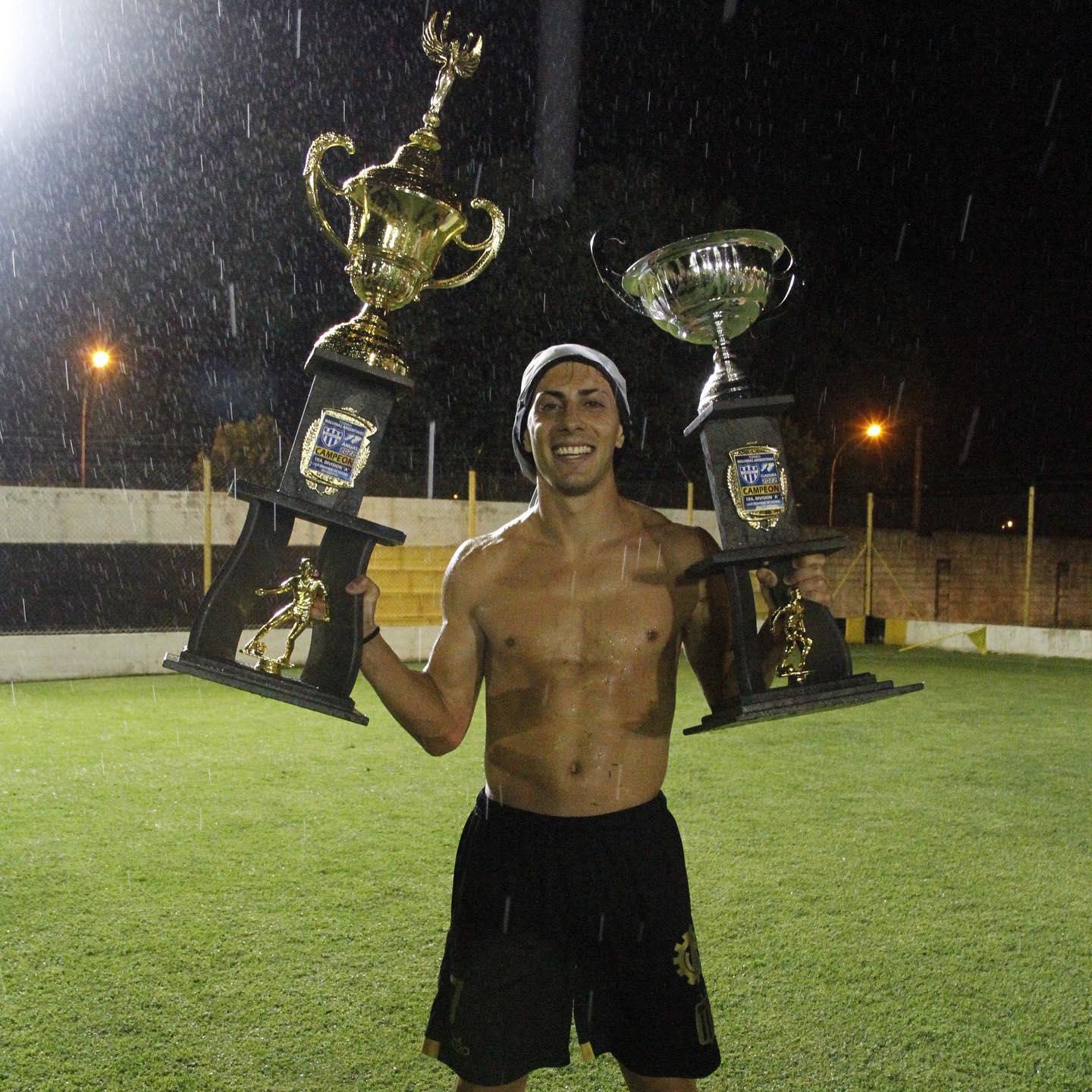 Mateo Mana Bi Campeón con Alberdi