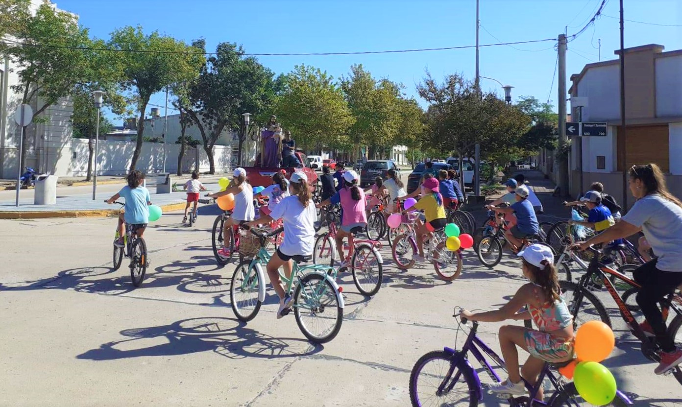 Mackenna honró a su Santo Patrono San José con una bicicleteada y con la presencia del Obispo Uriona