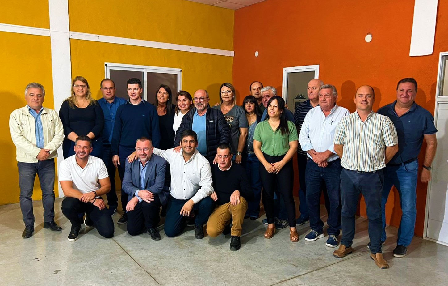 Llaryora recibió el apoyo de 24 Intendentes del Departamento Unión