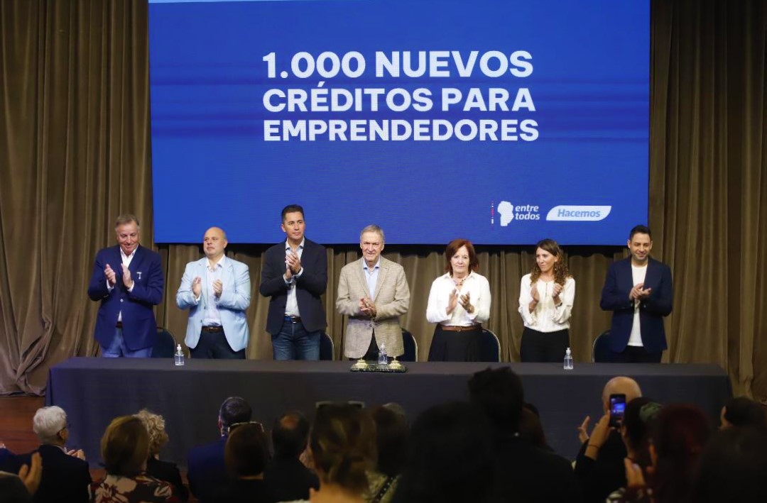 Schiaretti presentó mil nuevos créditos sin interés para emprendedores
