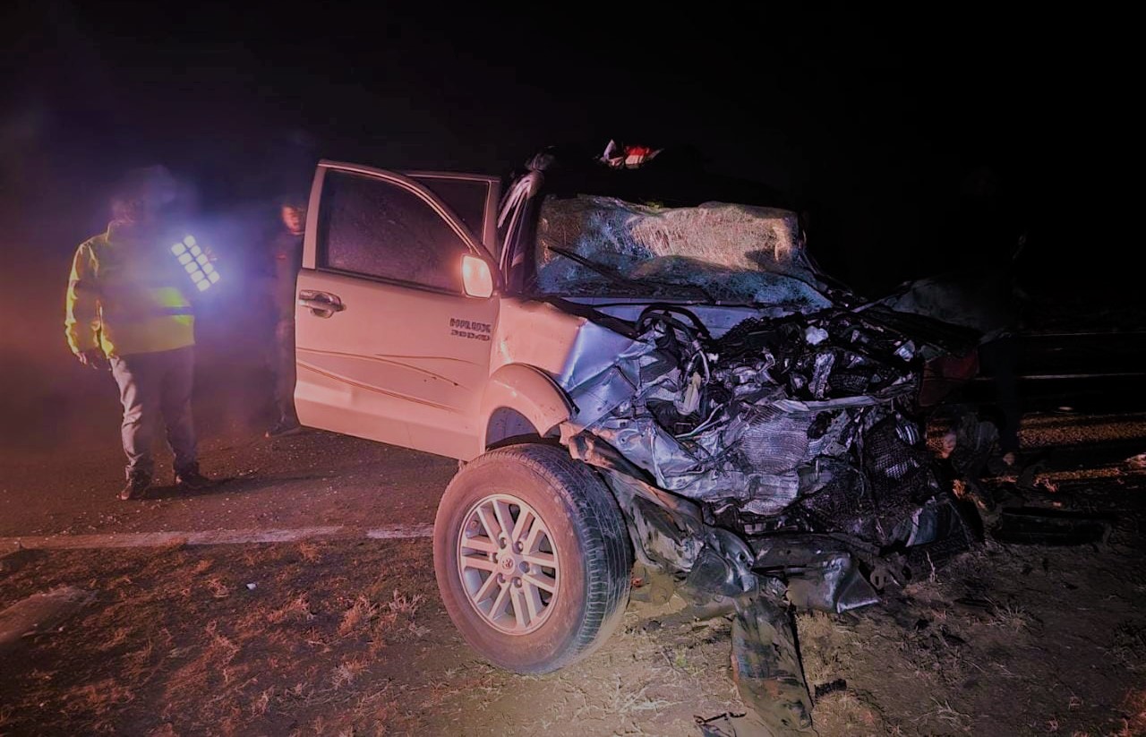 Mackenna: colisionaron de frente un camión y una camioneta