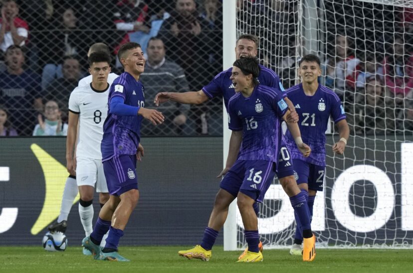Argentina ganó, gustó y aplastó a Nueva Zelanda para ganar su grupo 