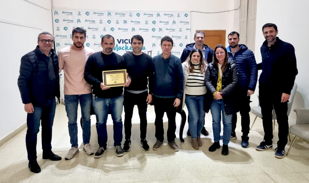 La Municipalidad de Mackenna reconoció al flamante campeón San Martín
